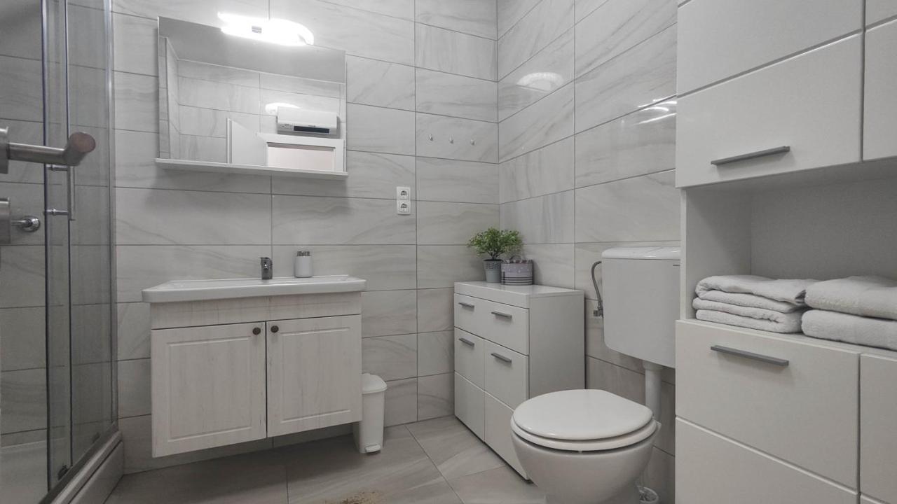 Gold And Silver Apartment Zara Esterno foto