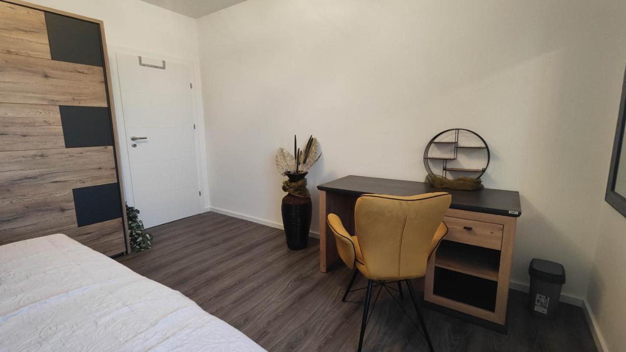 Gold And Silver Apartment Zara Esterno foto